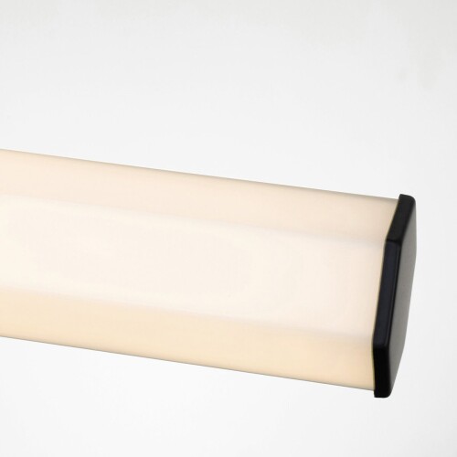 qn-facet-led2-bk-bath_detail2.jpg